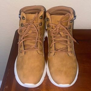 Nautica style Maddon size 9 mens boots